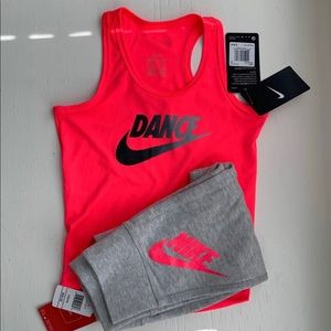 SOLD🔥🔥NWT Nike athletic bundle🔥🔥